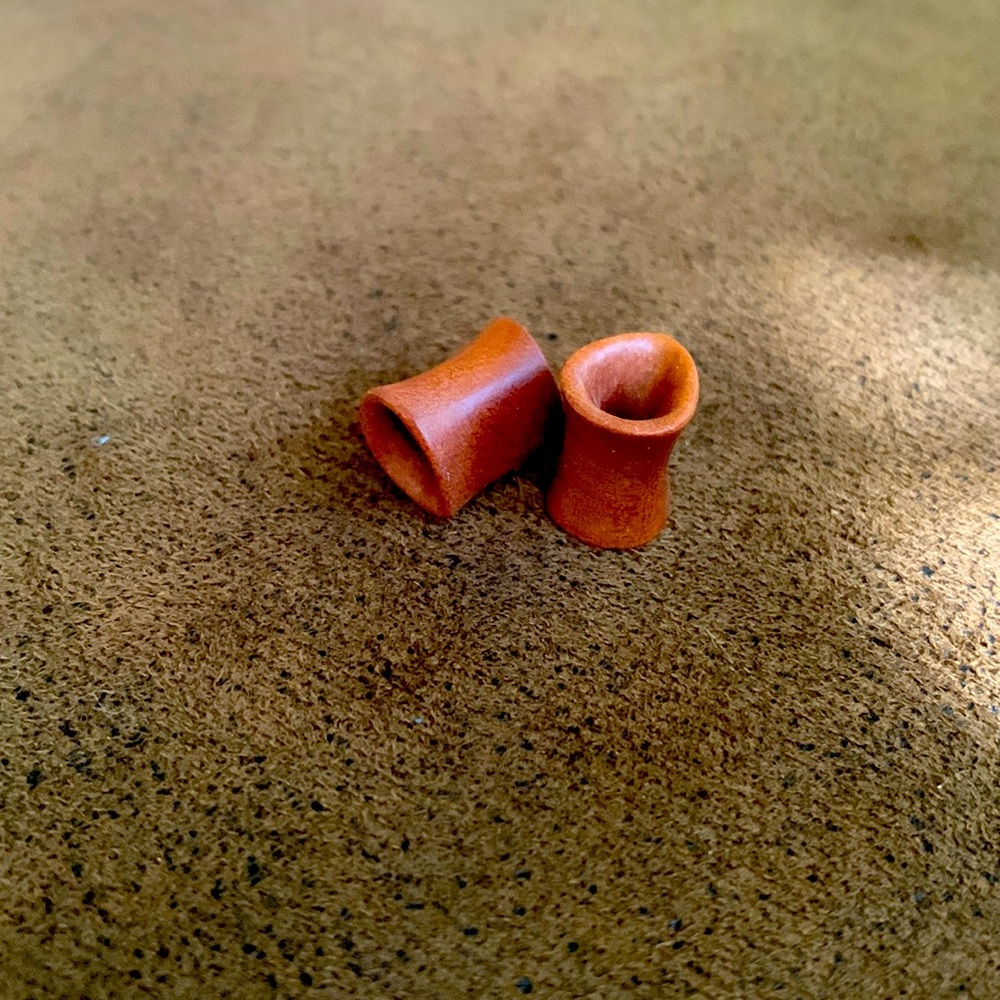 Teardrop wooden plugs. 0g